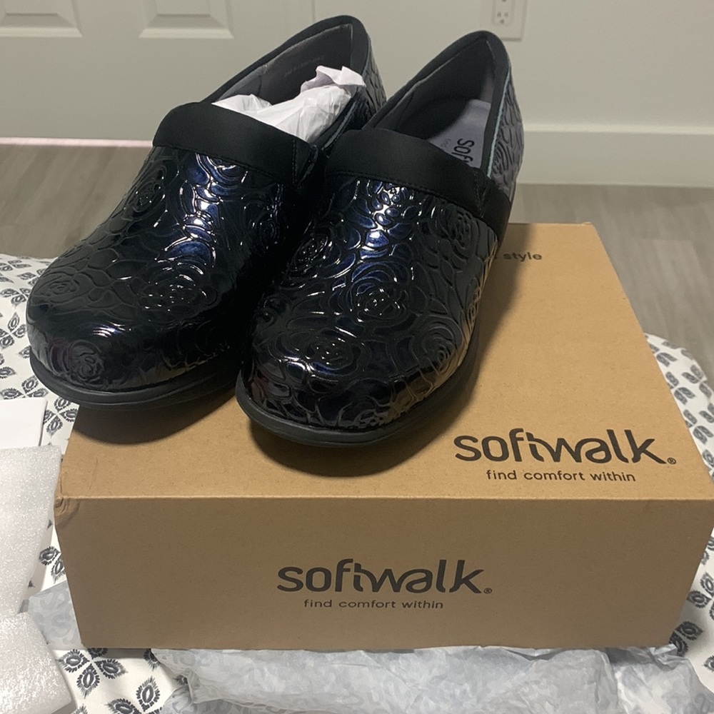 Soft walk shoes